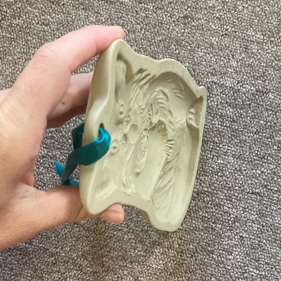 Brown Bag Cookie Art Vintage Whimsical Cream Cat Ceramic Hanging Art 1983 - Picture 4 of 6